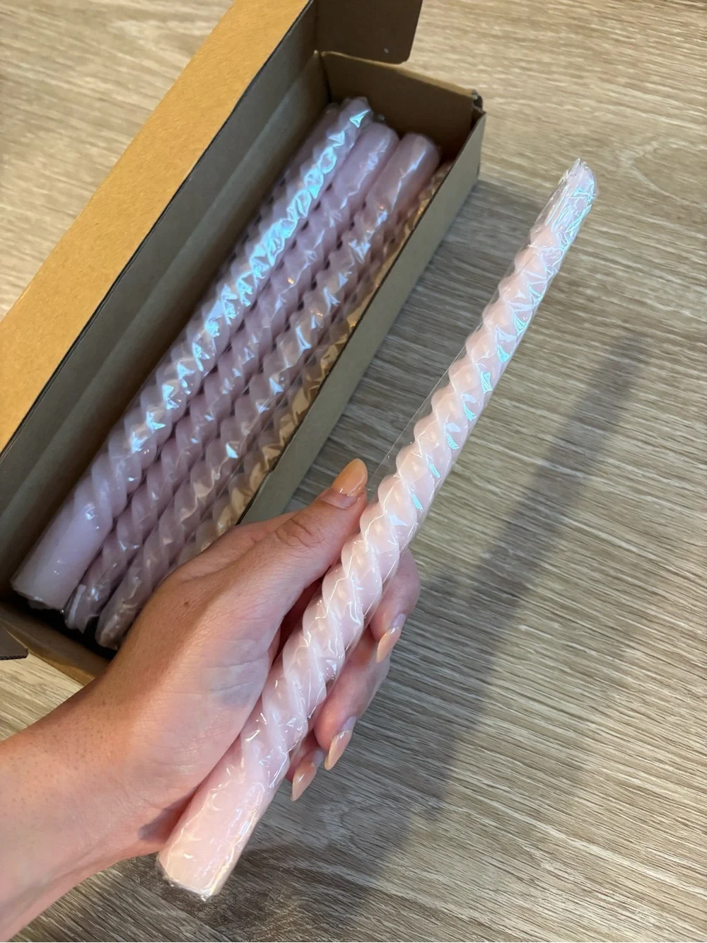 Elegant Pink Spiral Taper Party Candles